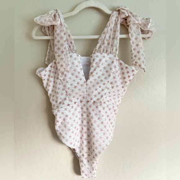 Soah Sienna Printed Lace One-Piece Swimsuit for Women - Picture 4 of 14